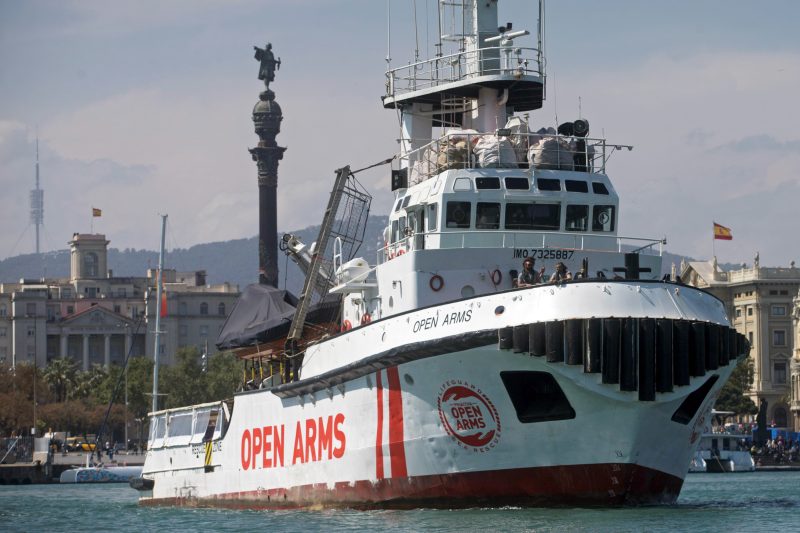Open Arms refuse l’offre « irréalisable » de l’Espagne d’accueillir son navire