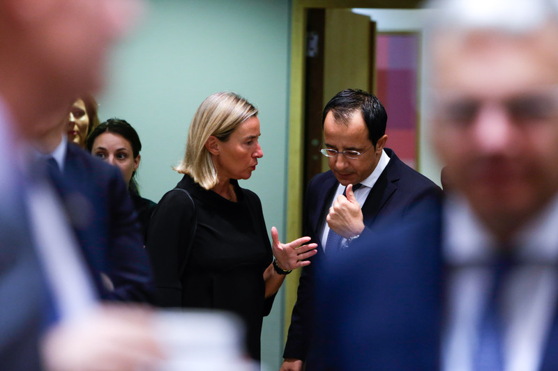 L'UE s'oppose à Ankara sans imposer d'embargo sur les armes