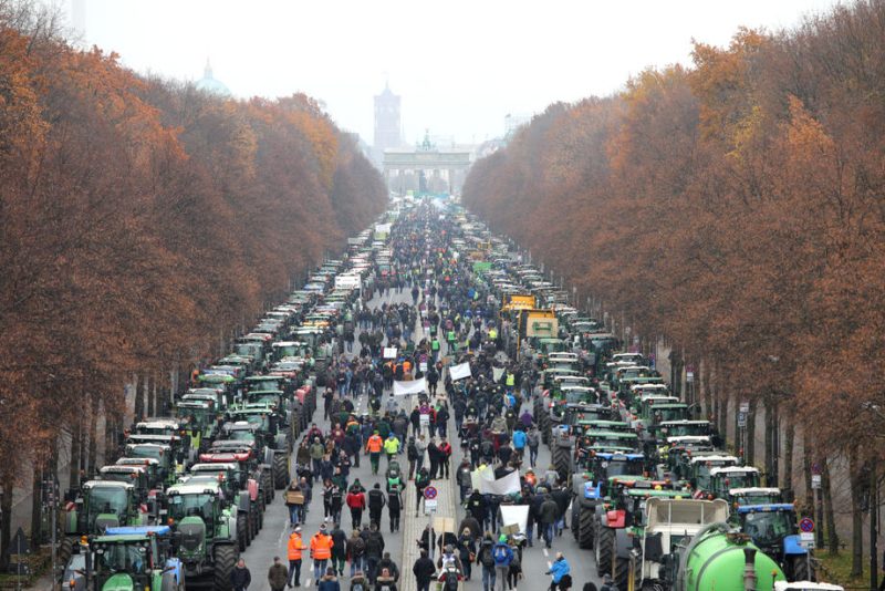 40 000 agriculteurs bloquent les rues de Berlin