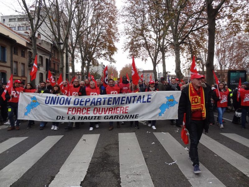 La forte mobilisation contre la réforme des retraites met le gouvernement à l'épreuve