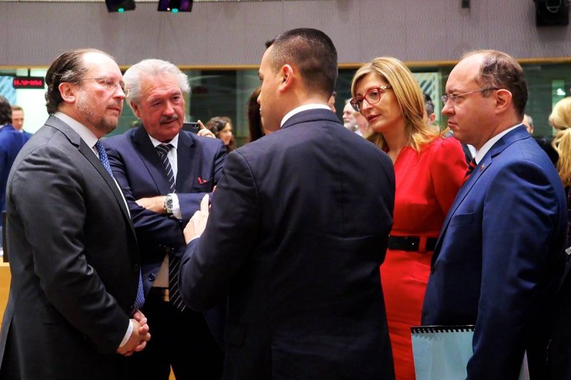 L'UE va remanier l'opération « Sophia » pour faire respecter l'embargo sur les armes en Libye