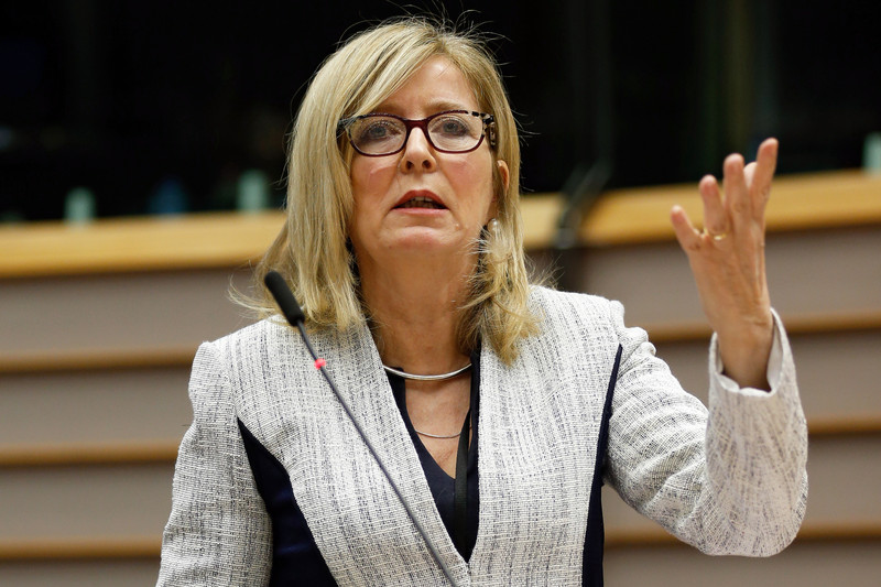 La Commission doit empêcher le pantouflage parmi son personnel, selon la Médiatrice européenne