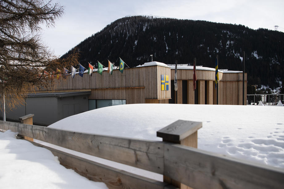 Le site du congrès de Davos, qui se déroule du 21 au 24 janvier.  EPA-EFE/GIAN EHRENZELLER