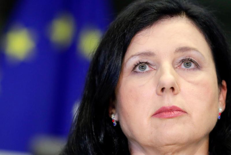 L'exécutif européen dénonce officiellement les fake news de la Chine