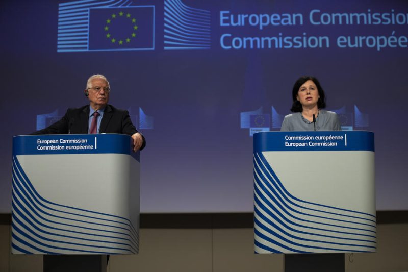 Contre la désinformation, l'UE soutient Twitter face à Trump