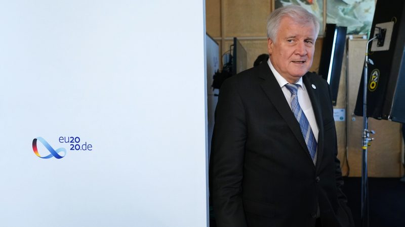 L'Allemand Seehofer affiche un optimisme prudent sur la réforme du système d’asile de l’UE