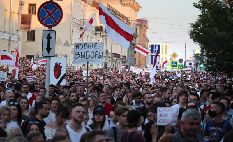 Bélarus: nouvelle manifestation de l'opposition, la pression monte sur Loukachenko