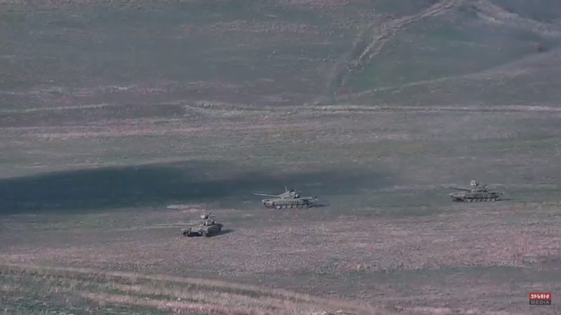 Karabakh : Vladimir Poutine et Emmanuel Macron appellent à un arrêt « complet » des combats
