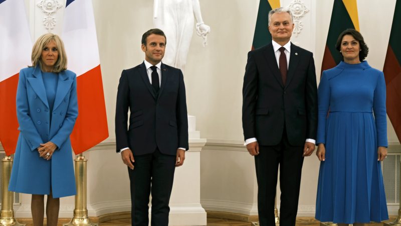 En Lituanie, Macron s'implique dans la crise au Bélarus