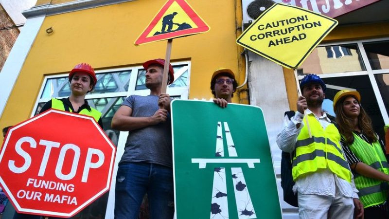 La population bulgare appelle l’UE à cesser de financer les mamamouchis au pouvoir