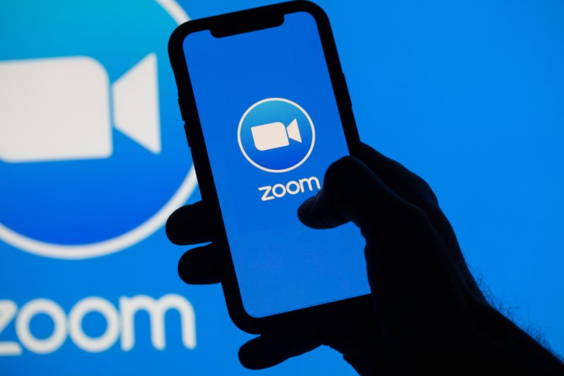 La Commission européenne doute de la sécurité de "Zoom", mais continue de l'utiliser