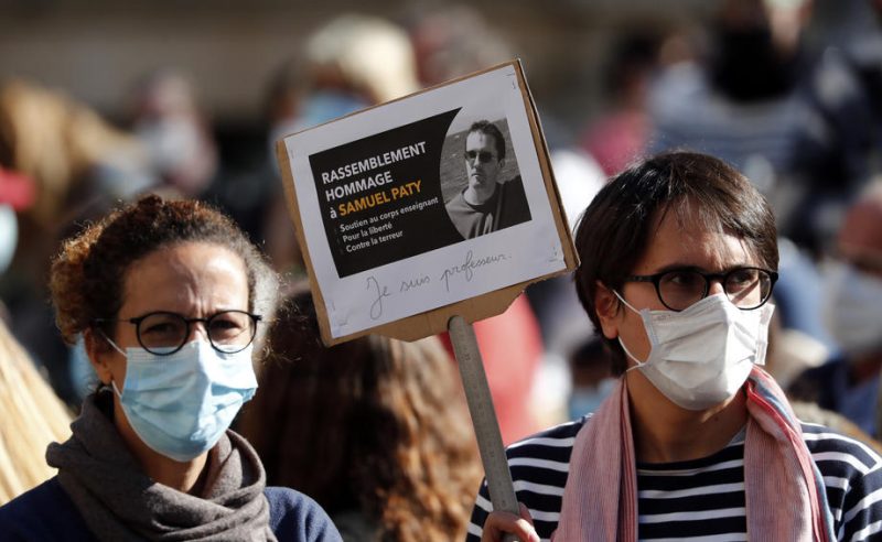 Des dizaines de milliers de personnes réunies en France après l'assassinat du professeur Samuel Paty