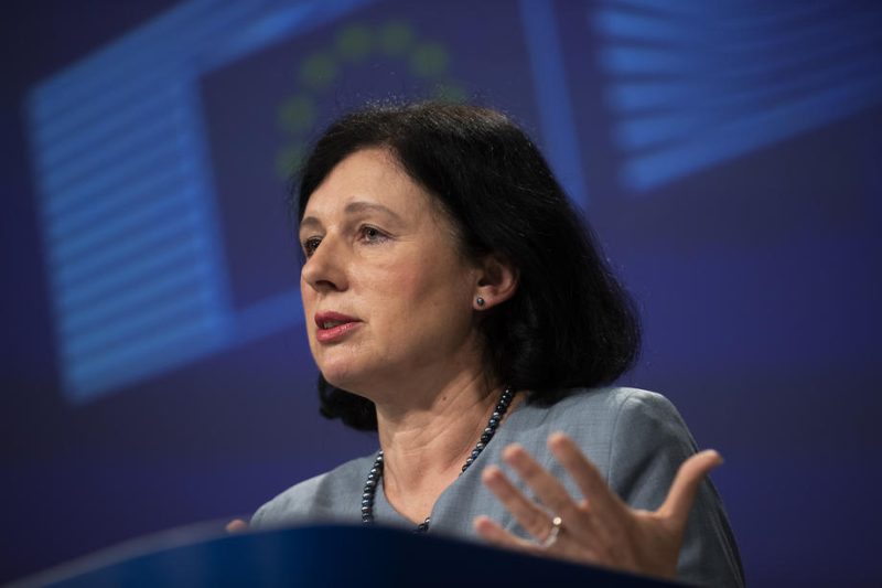 D'après Vera Jourova, il faut faire plus pour la diversité dans les médias