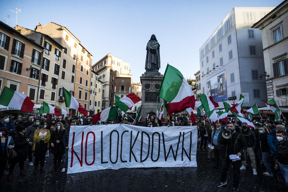 Demonstration of the &lsquo;Mascherine Tricolori&rsquo; movement against the emergency lockdown