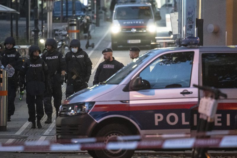 Attentat de Vienne : cinq morts, l'assaillant "proche de l'Etat islamique"