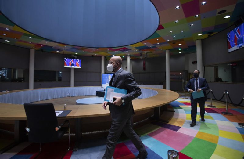 La crise sur le plan de relance européen s'impose au sommet des Vingt-Sept