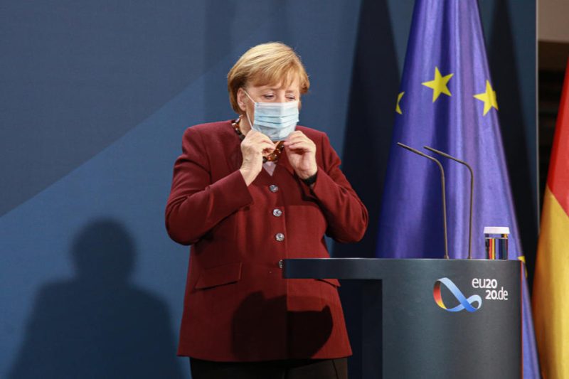 Accès aux vaccins : Merkel "inquiète", malgré les promesses du G20