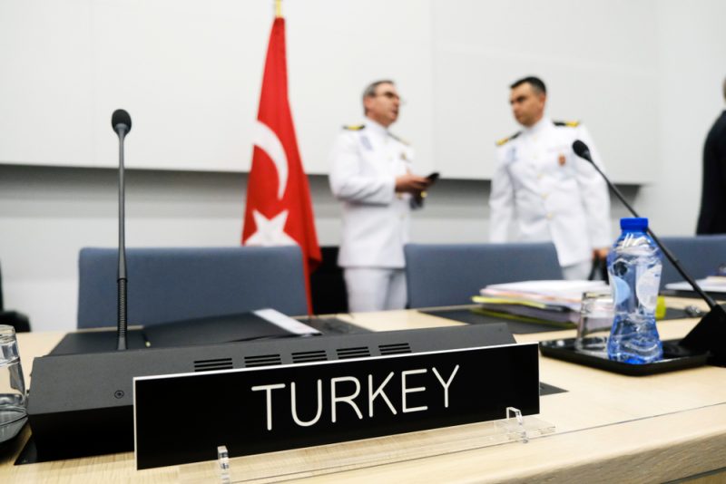 Lâchée par les Etats-Unis, la Turquie sur la sellette à l'Otan