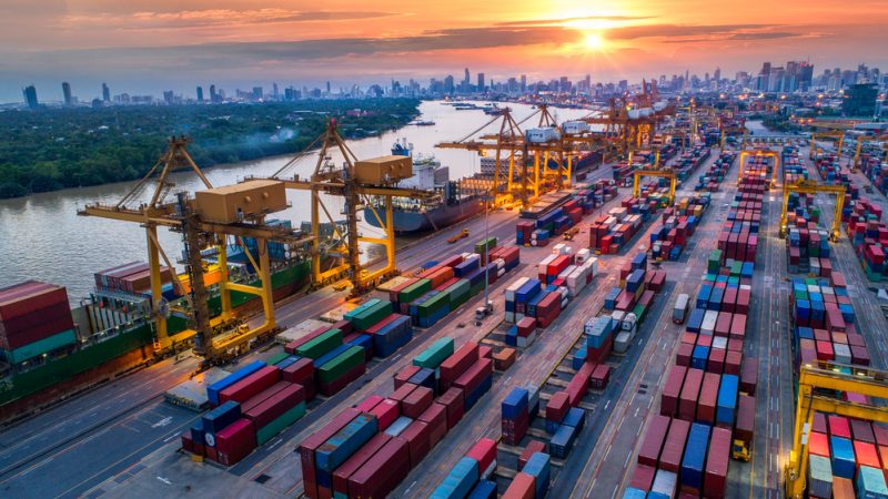 Londres et Singapour signent un accord de libre-échange à l'approche du Brexit