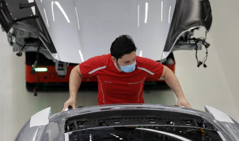 Selon l’industrie automobile, « il est impossible d’éliminer les moteurs à combustion interne d'ici à 2025 »