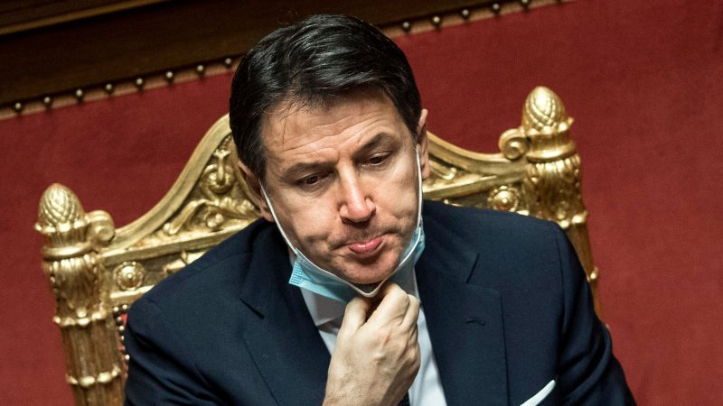 Italie: Conte sauve son poste, mais son gouvernement est fragilisé