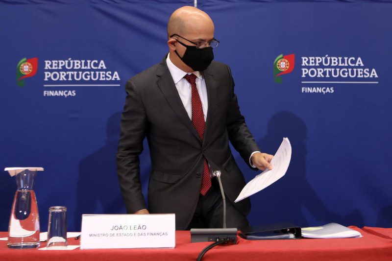 Le ministre portugais des Finances appelle au maintien des mesures de relance économique