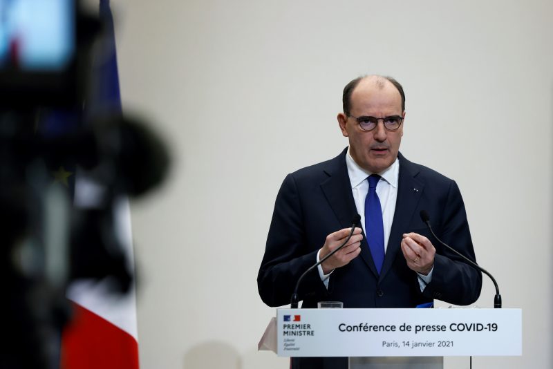 Virus : mesures exceptionnelles de Londres et Paris, réunion de l'OMS sur les variants