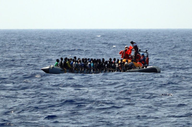 Trafic d’êtres humains : l’UE envisage de renforcer ses opérations militaires en Méditerranée