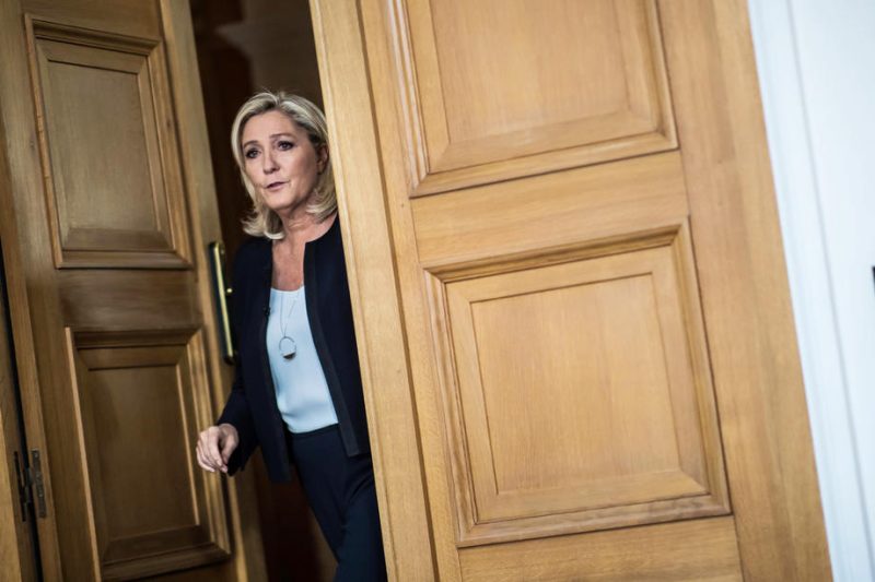 Face à l'insurrection au Capitole américain, la droite européenne joue les funambules