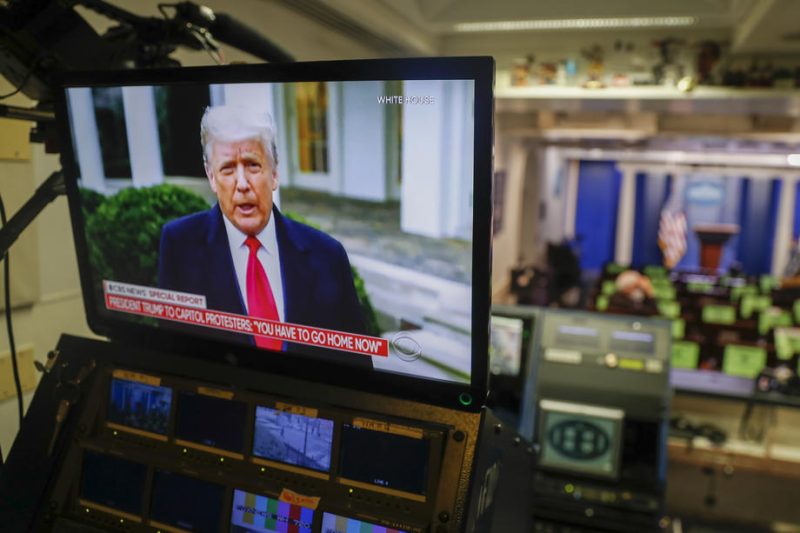 À la suite de la prise d'assaut du Capitole, les appels à destituer Donald Trump se multiplient