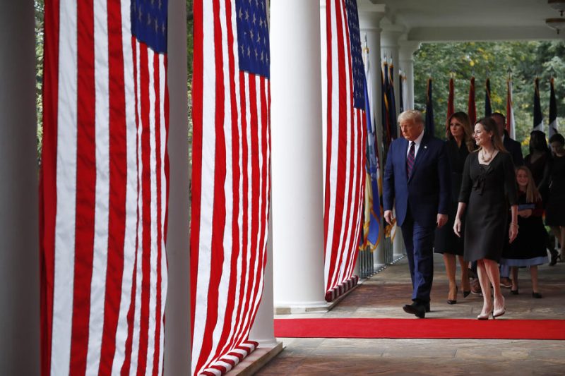 Cacophonie entre Biden et Trump sur la réouverture des frontières américaines