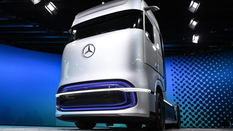 Camions électriques : Volkswagen, Daimler et Volvo s’allient pour créer un réseau de recharge européen