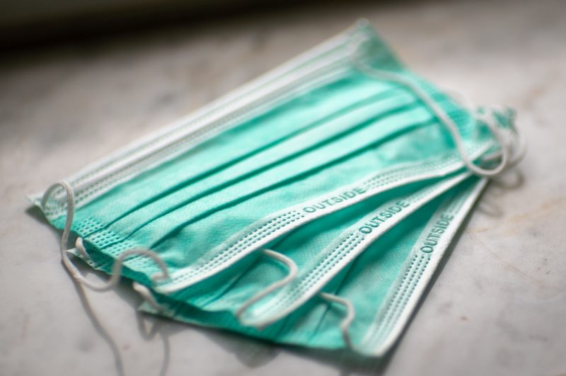 Substance nocive : le gouvernement belge appelle à ne plus utiliser les masques qu'il a fournis