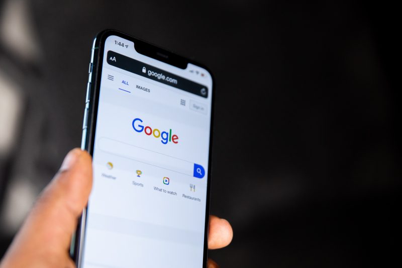 Google conteste son amende de 100 millions d'euros devant le Conseil d'état