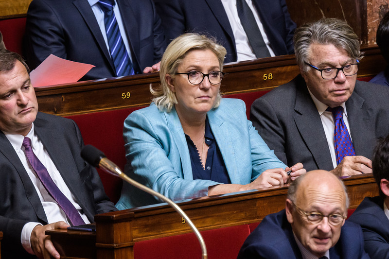 Marine Le Pen et Gilbert Collard jugés pour la diffusion de photos d’exactions de l’État islamique