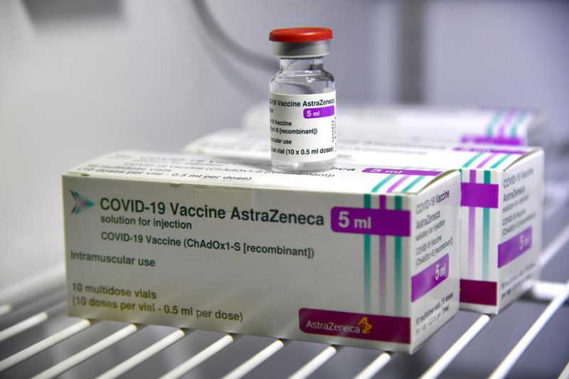 Vaccins : l'OMS au secours d'AstraZeneca, l'UE veut des preuves d'efficacité contre les variants