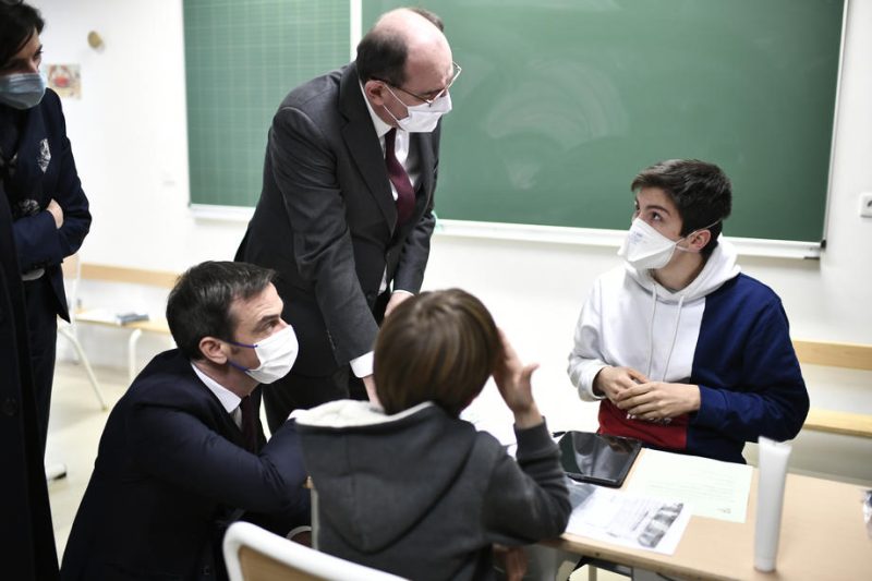 Pas de fermeture d'écoles dans le Nord et la Moselle, malgré les variants