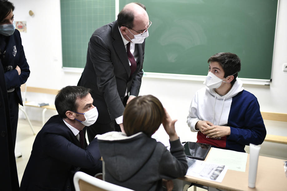 Coronavirus testing in French schools