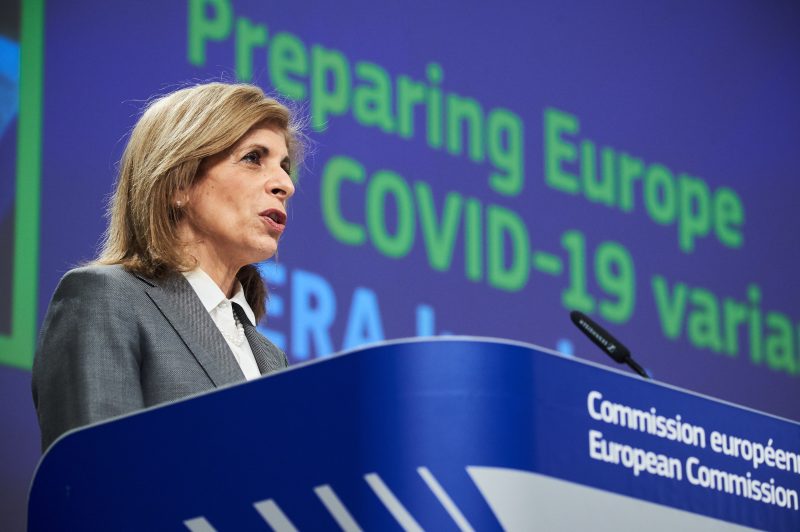 Selon la commissaire européenne à la santé, la vaccination à elle seule n'éradiquera pas le virus