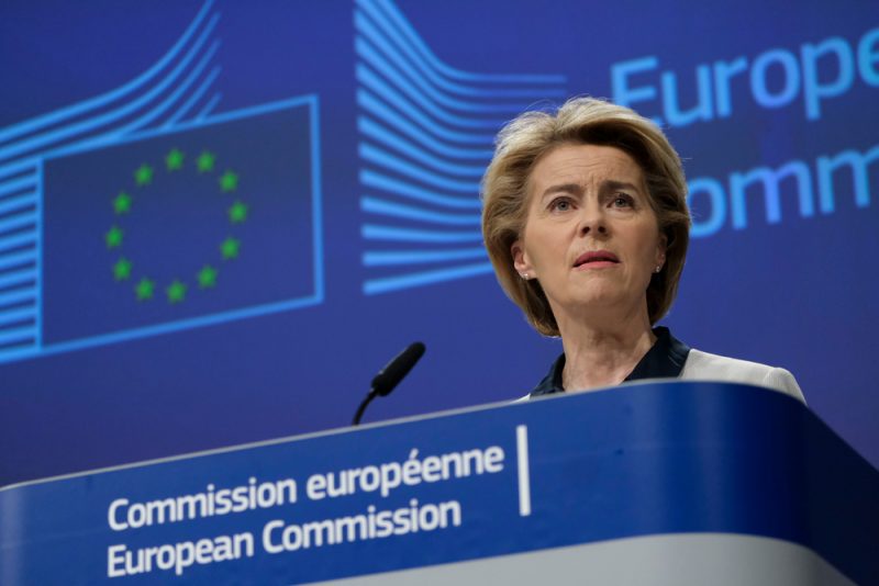 Von der Leyen s'engage à "aller plus loin" contre l'IA qui porte atteinte aux droits fondamentaux