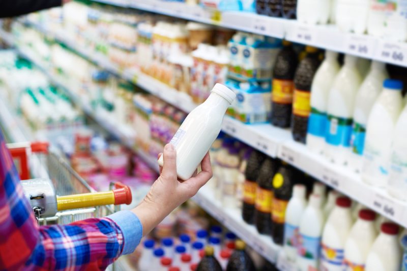 Annulation de l'étiquetage de l'origine du lait obligatoire : une décision "à contre-courant de l'histoire"