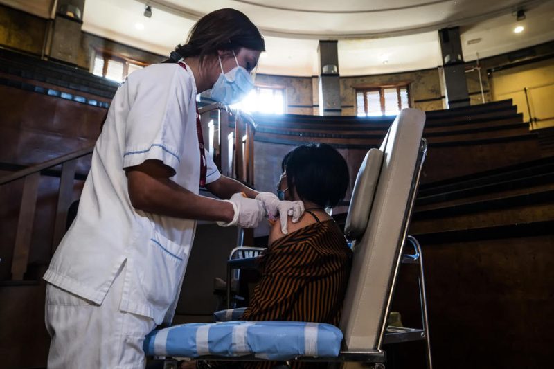 Rome bloque l'exportation de vaccins AstraZeneca, une première dans l'UE