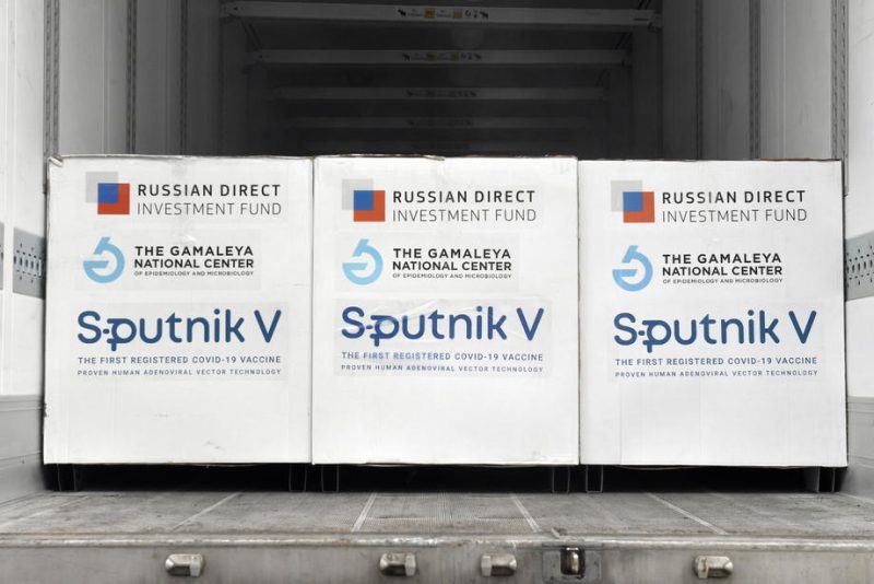 Une représentante de l’EMA appelle à la prudence avec le vaccin russe Spoutnik V