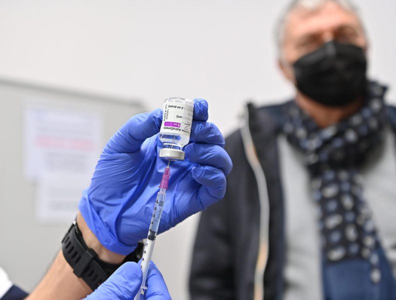 Covid : AstraZeneca se félicite des conclusions des régulateurs sur la sûreté de son vaccin