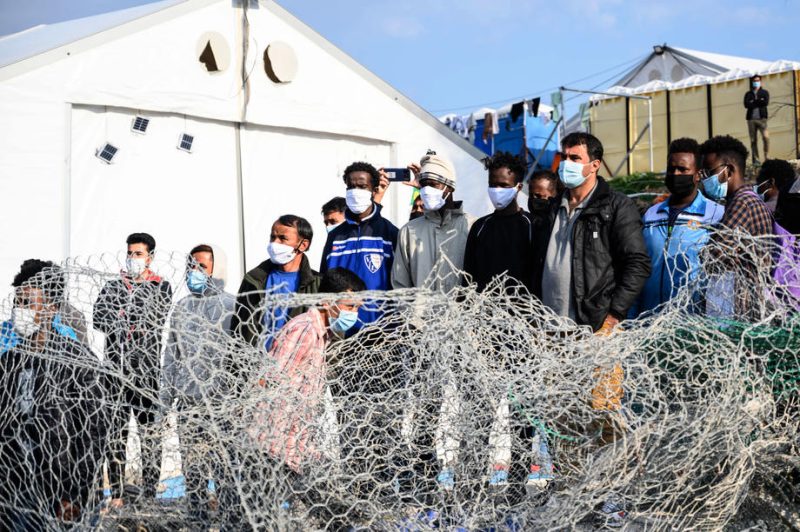 L'UE alloue 276 millions d'euros à la Grèce et appelle la Turquie à reprendre les migrants déboutés