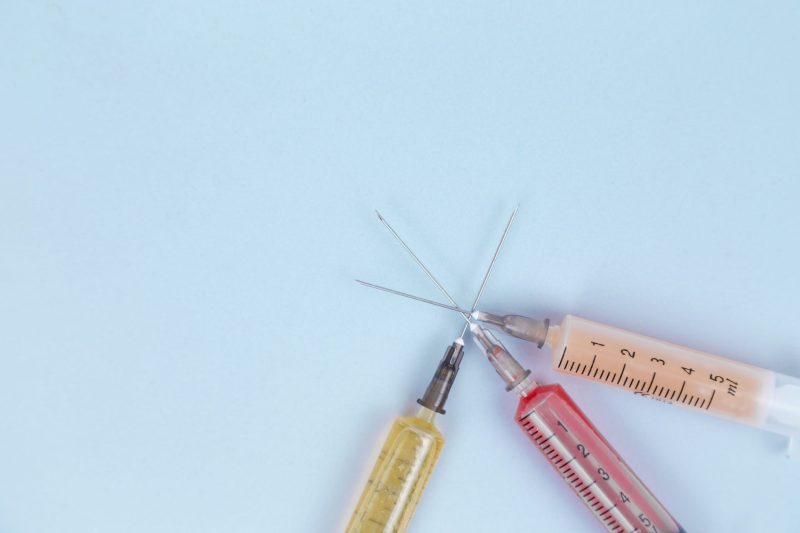 COVID-19 : une étude serbe révèle que la vaccination réduit de 60 fois le risque d'hospitalisation