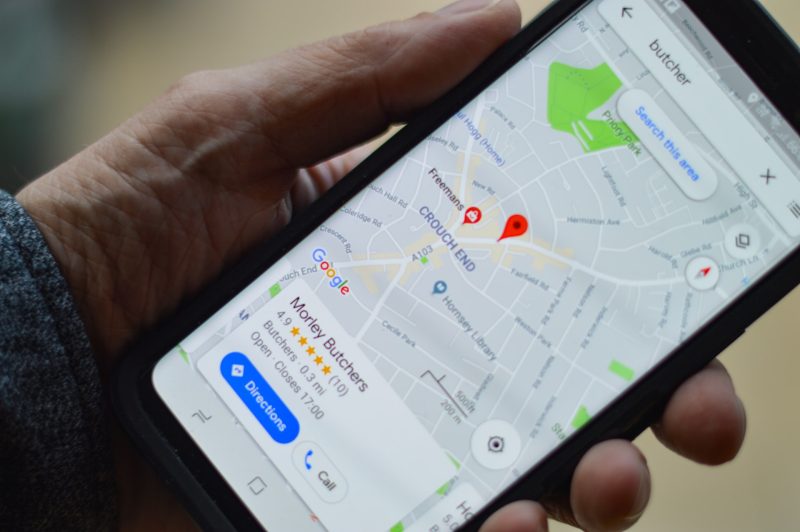 Navigation, empreinte carbone et qualité de l'air : Google Maps promet "100 améliorations basées sur l'IA"