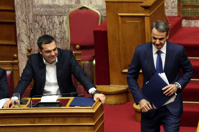 Les politiques grecs se chamaillent au sujet du vaccin russe Spoutnik V