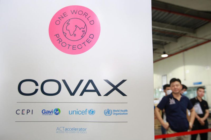 Covax a livré 100 pays et continue de parier sur AstraZeneca