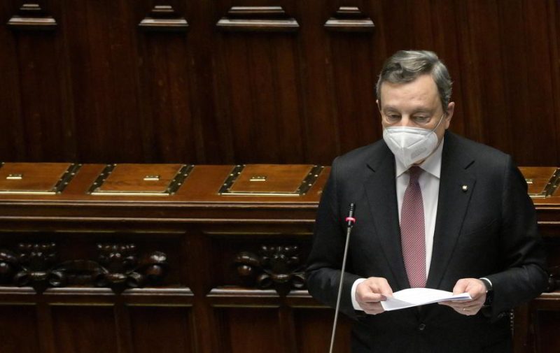 Le Premier ministre italien Mario Draghi présente son plan de relance national